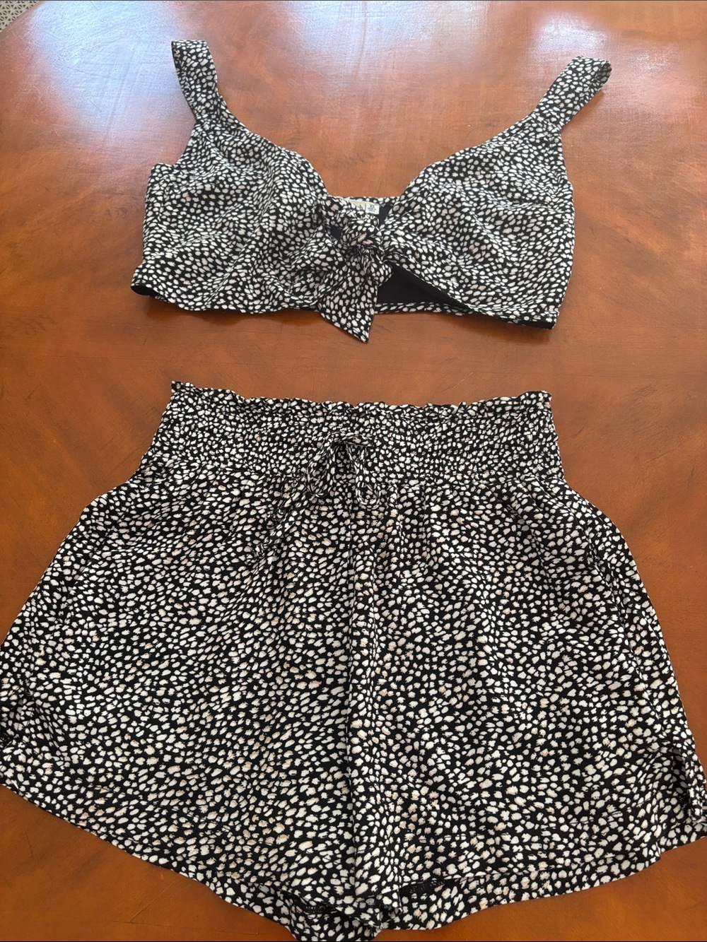Abercrombie & Fitch Black and White Printed short Set